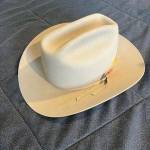 Stetson hat with feather detail
